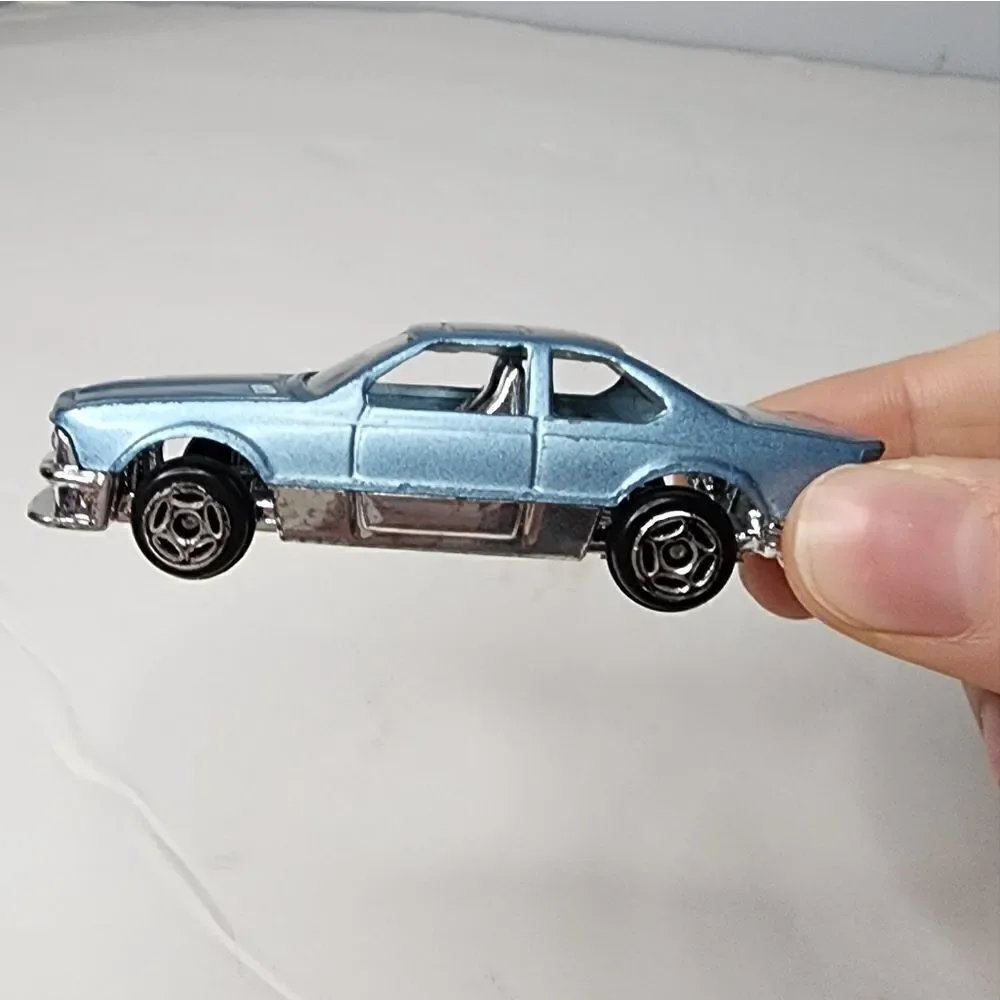 Vintage 1980s Summer BMW 635 CSi Light Blue Diecast Car 1:64 Scale 8901 Rare HTF